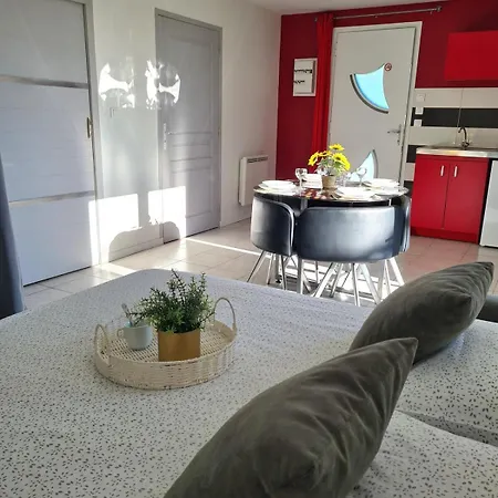 La Manelière 3 Accessible Pmr De Campagne à 10 Min Du Puy Dufou Hébergement de vacances *